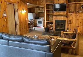 Gunflint Lodge & Outfitters