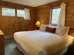 Gunflint Lodge & Outfitters