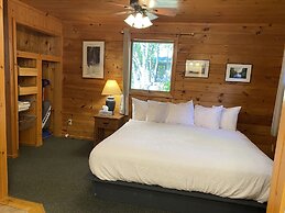 Gunflint Lodge & Outfitters