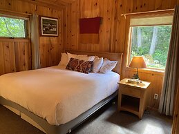 Gunflint Lodge & Outfitters