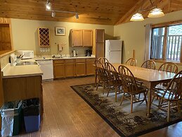 Gunflint Lodge & Outfitters