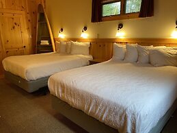 Gunflint Lodge & Outfitters