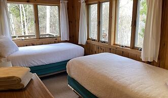 Gunflint Lodge & Outfitters