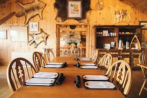 Gunflint Lodge & Outfitters