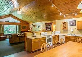 Gunflint Lodge & Outfitters