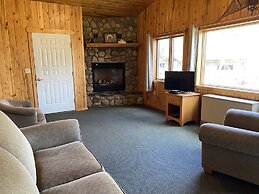 Gunflint Lodge & Outfitters