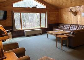 Gunflint Lodge & Outfitters