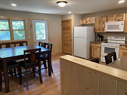 Gunflint Lodge & Outfitters