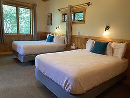 Gunflint Lodge & Outfitters