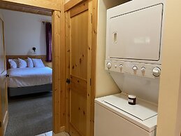 Gunflint Lodge & Outfitters