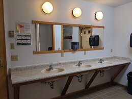 Gunflint Lodge & Outfitters