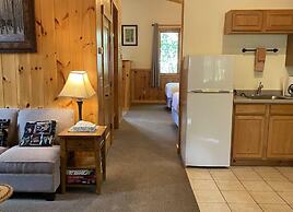 Gunflint Lodge & Outfitters