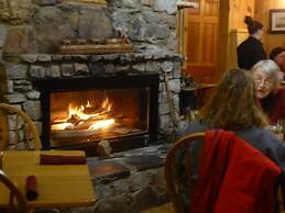 Gunflint Lodge & Outfitters