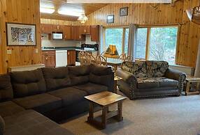 Gunflint Lodge & Outfitters