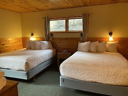 Gunflint Lodge & Outfitters