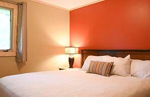 Gunflint Lodge & Outfitters