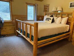 Gunflint Lodge & Outfitters