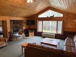 Gunflint Lodge & Outfitters