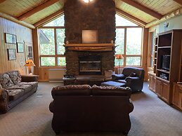 Gunflint Lodge & Outfitters