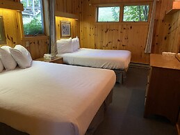 Gunflint Lodge & Outfitters