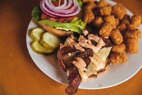 Gunflint Lodge & Outfitters