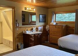 Gunflint Lodge & Outfitters