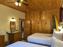 Gunflint Lodge & Outfitters
