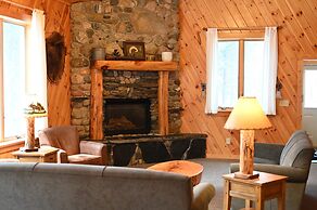 Gunflint Lodge & Outfitters