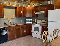 Gunflint Lodge & Outfitters