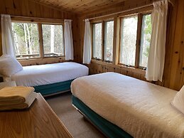 Gunflint Lodge & Outfitters