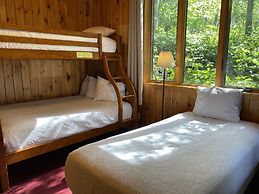 Gunflint Lodge & Outfitters