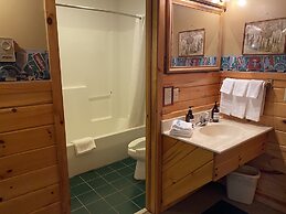 Gunflint Lodge & Outfitters