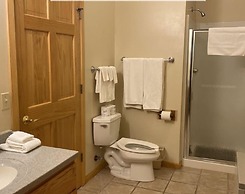 Gunflint Lodge & Outfitters