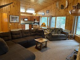 Gunflint Lodge & Outfitters