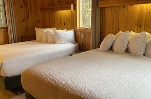 Gunflint Lodge & Outfitters