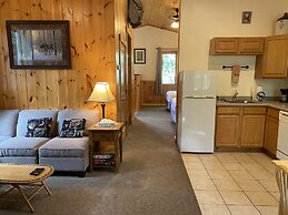 Gunflint Lodge & Outfitters