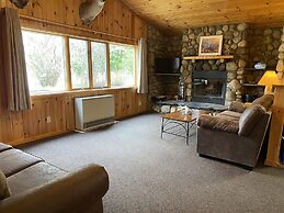 Gunflint Lodge & Outfitters