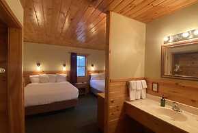 Gunflint Lodge & Outfitters