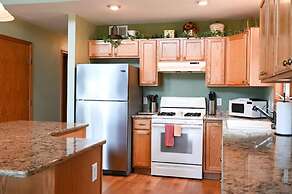 Gunflint Lodge & Outfitters