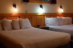 Gunflint Lodge & Outfitters