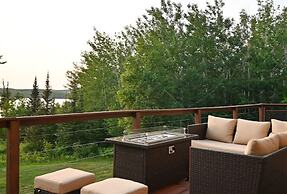 Gunflint Lodge & Outfitters