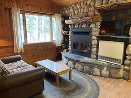 Gunflint Lodge & Outfitters
