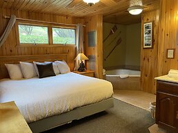 Gunflint Lodge & Outfitters