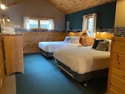 Gunflint Lodge & Outfitters