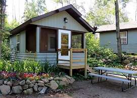 Gunflint Lodge & Outfitters