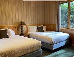 Gunflint Lodge & Outfitters