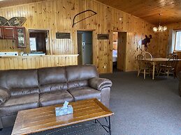Gunflint Lodge & Outfitters