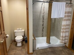 Gunflint Lodge & Outfitters