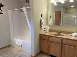 Gunflint Lodge & Outfitters