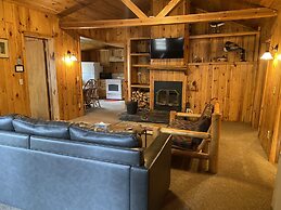Gunflint Lodge & Outfitters